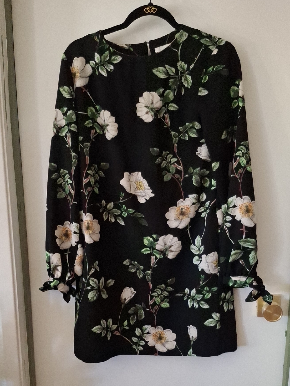 H&M Black Floral Long-Sleeve Shift Dress